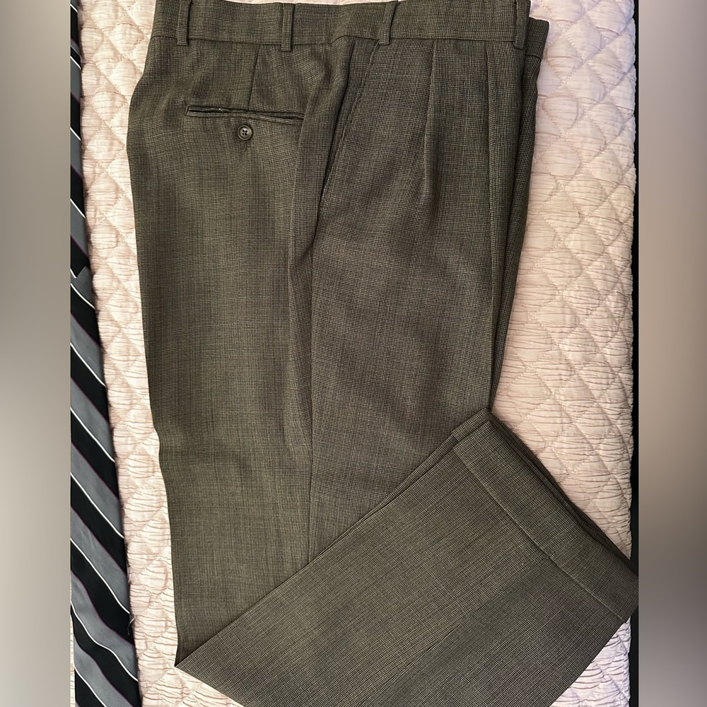 Ralph Lauren Men’s Dress Pants. 100% Wool in Dark Brown/Black Check. Waist 36.
